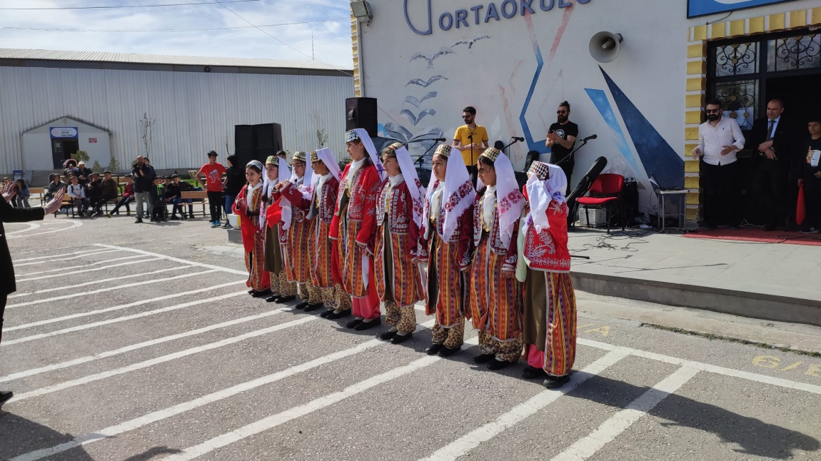 23 Nisan Ulusal Eğemenlik ve Çocuk Bayramı Okulumuzda Coşkuyla Kutlandı